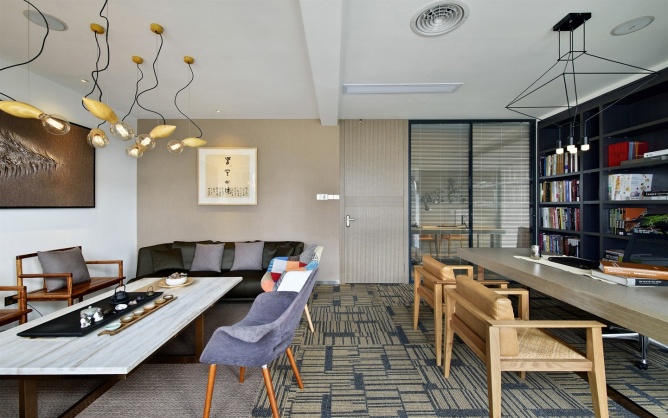 具有設(shè)計感的辦公室裝修.jpg 具有設(shè)計感的辦公室裝修.jpg