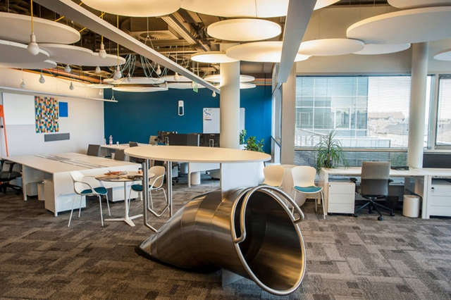 科技公司辦公室裝修設(shè)計.jpg 科技公司辦公室裝修設(shè)計.jpg