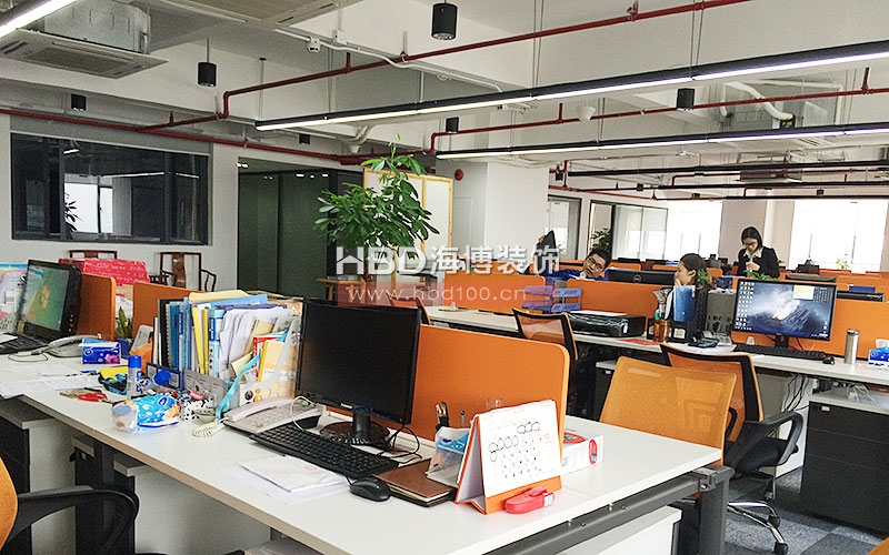 現代簡約風格辦公室裝修設計.jpg 現代簡約風格辦公室裝修設計.jpg